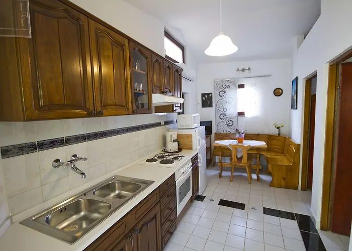 펜션 Holiday Matosevic 메덜린