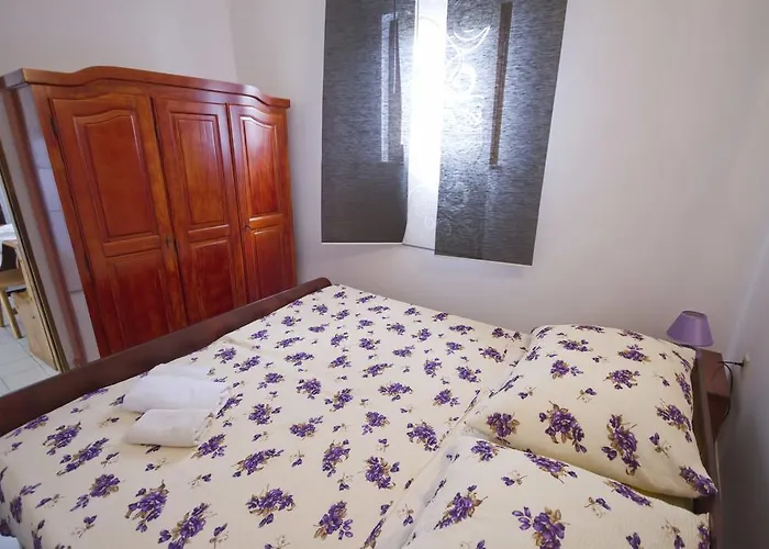 Holiday Matosevic * 메덜린